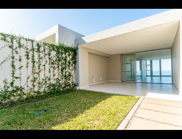 4 BEDROOM TOWNHOUSE FOR SALE IN LA LUCIA
